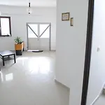 Deli فرسي