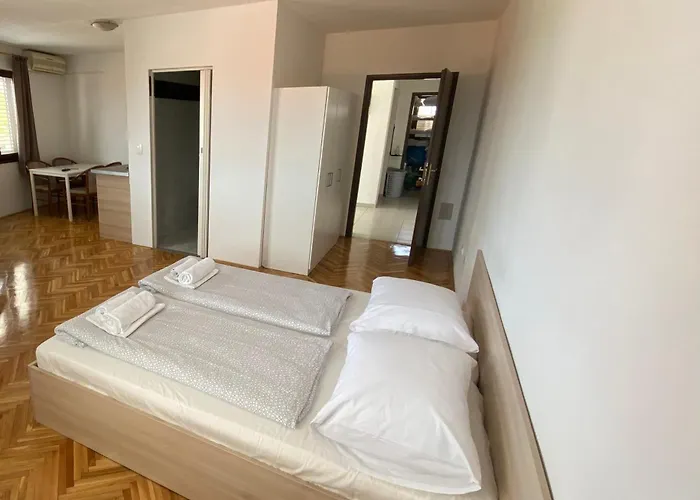 Apartman Deli *