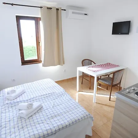 Apartman Deli