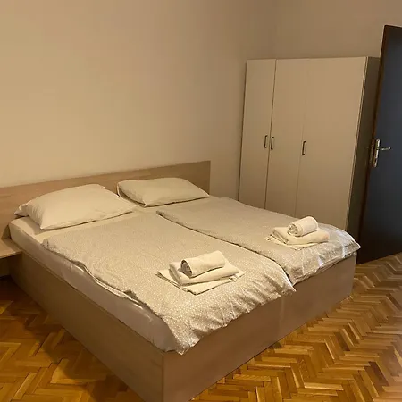 Apartman Deli